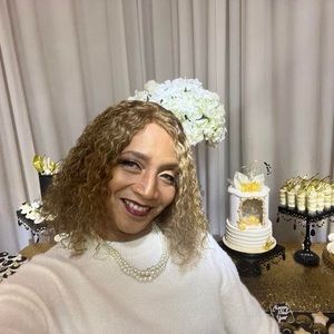 Meet your Posher, Charmaine